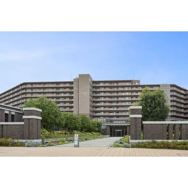 ユニヴェルシオール学園の丘 外観