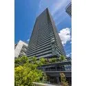 ザ・パークハウス中之島タワー 地上55階建免震構造マンションの23階部分に位置します。京阪中之島線「中之島」駅まで徒歩2分の立地。