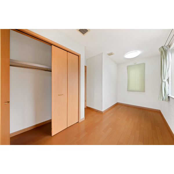 柏市酒井根４丁目 ２階北西側洋室約6畳