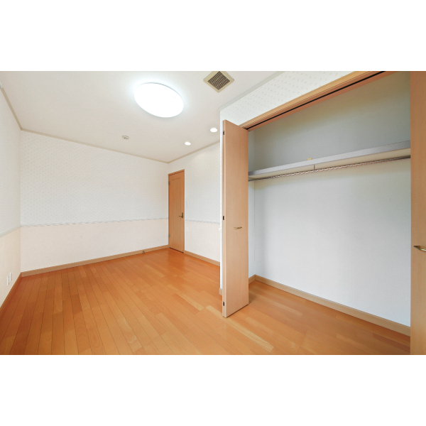 柏市酒井根４丁目 ２階北東側洋室約6.7畳クローゼット