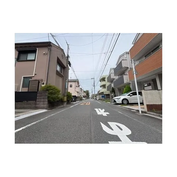 国立市富士見台3丁目 前面道路(2026年7月撮影)