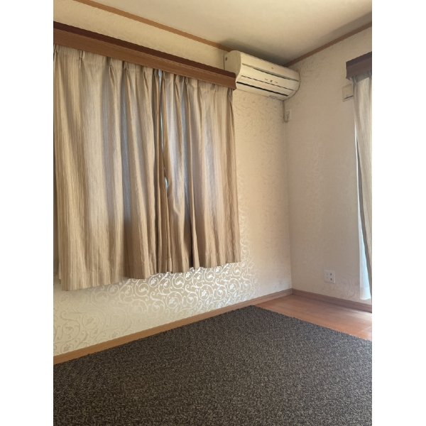 足立区綾瀬６丁目 1階洋室。家具・調度品は価格に含まれません。