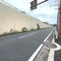 日神デュオステージ三ツ沢公園 前面道路（2026年8月撮影）