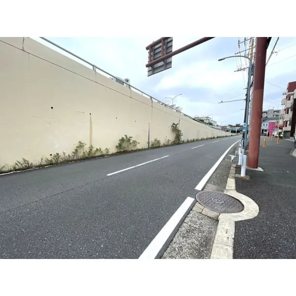 日神デュオステージ三ツ沢公園 前面道路（2026年8月撮影）