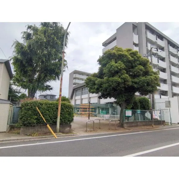 川口市上青木西４丁目 前川南公園（公園）まで約300m（徒歩4分）