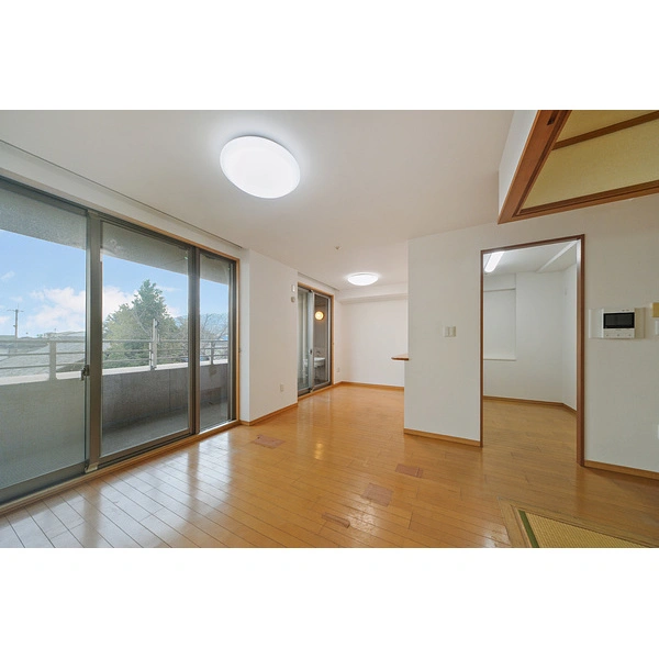 コージースクエア長岡京 LDK約16.5畳+和室4畳