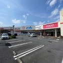 グレンモアスワＡ館 ウエルシア八王子諏訪店（ドラッグストア）まで約420m（徒歩6分）