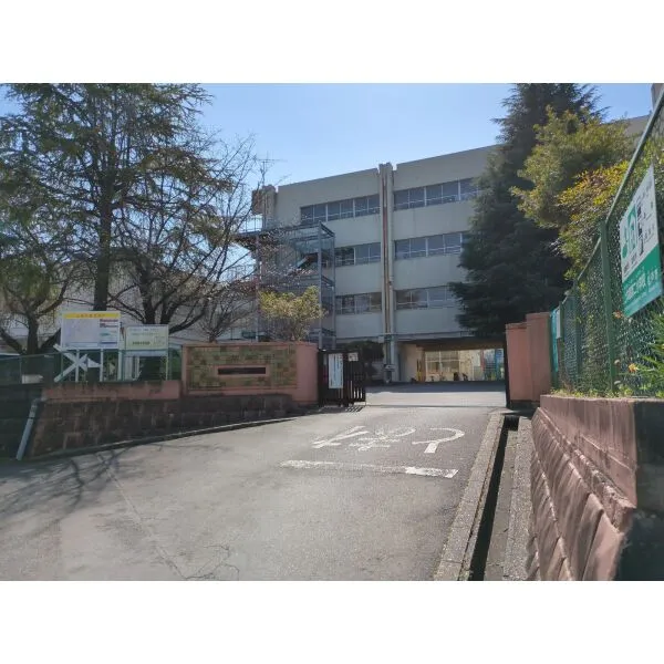 ローヤルシティ北松戸 松戸市立上本郷第二小学校(小学校)まで約1400m(徒歩18分)