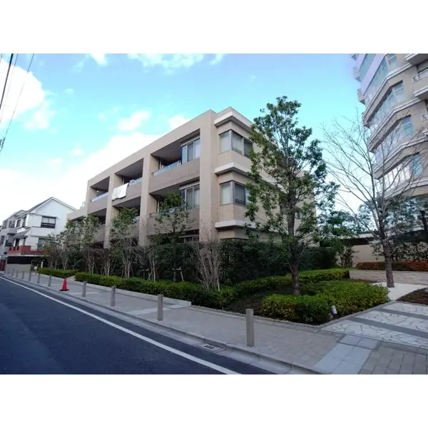 ザライオンズ上野の森　West residenceの外観