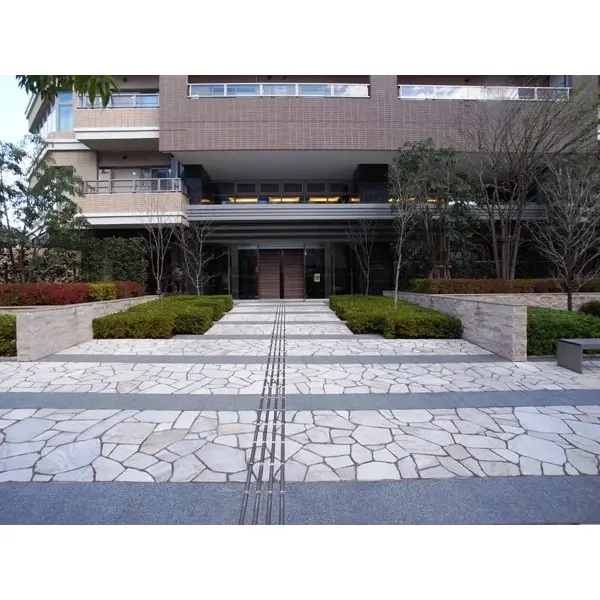 ザライオンズ上野の森　West residenceのエントランス