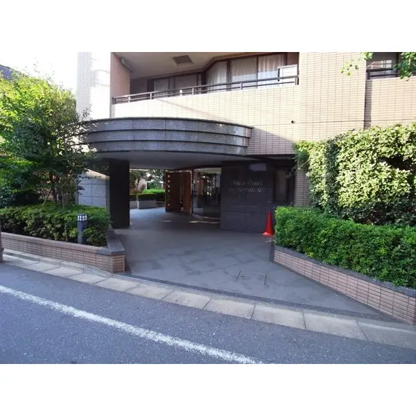 ディアナコート学芸大学のエントランス