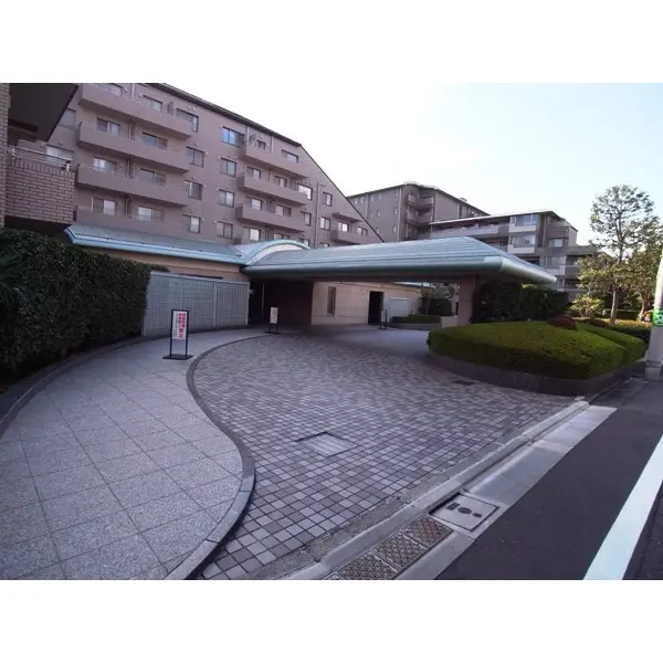 パークコート弦巻のエントランス