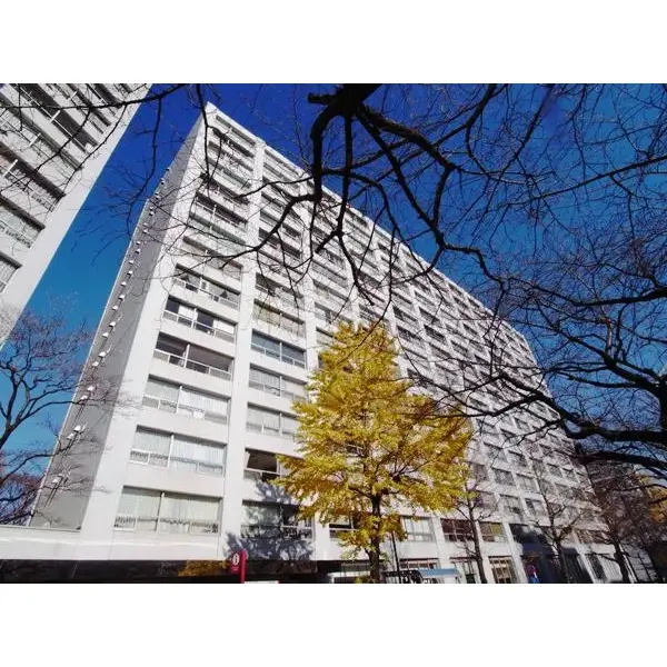 湯島ハイタウンA棟の外観