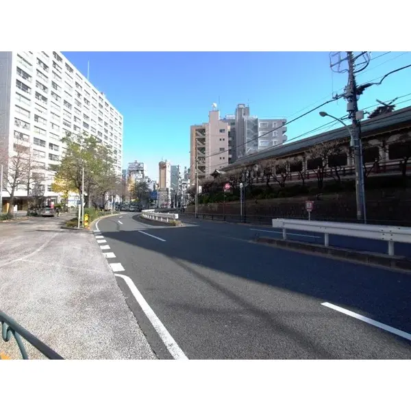 湯島ハイタウンA棟のその他(外観、エントランス、前面の通り等)