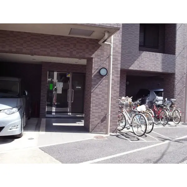 ゼファー北千住弐番館のエントランス