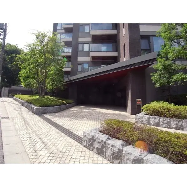 グランドヒルズ一番町のエントランス
