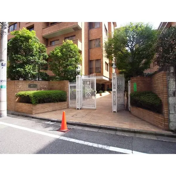 一番町ハウスのエントランス