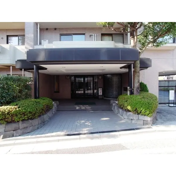 住友本駒込クレアモントハウスのエントランス