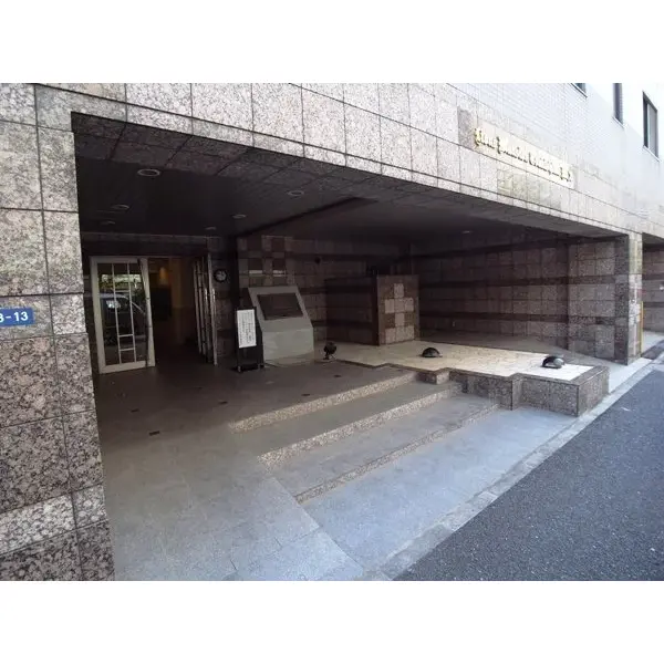 ライオンズマンション月島第2のエントランス
