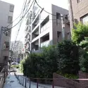 アールヴェール新宿弁天町のエントランス