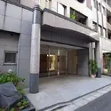パレスサイド三番町のエントランス