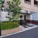 パレステュディオ三番町2のエントランス