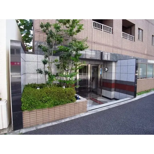 パレステュディオ三番町2のエントランス