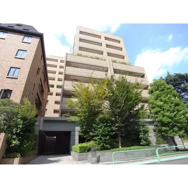 ホーマット三番町の外観