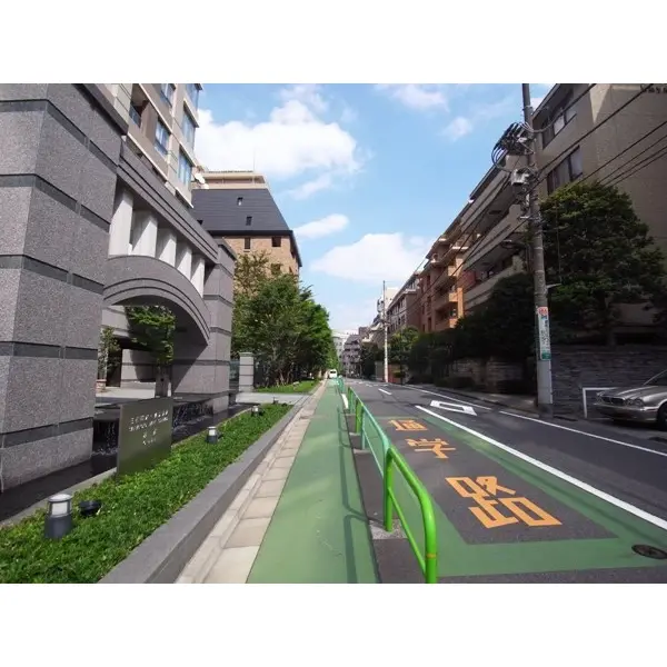三番町パークテラス桜苑のその他（外観、エントランス、前面の通り等）
