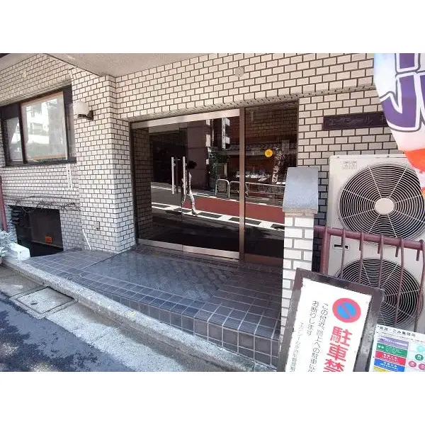 エクシール平河町のエントランス