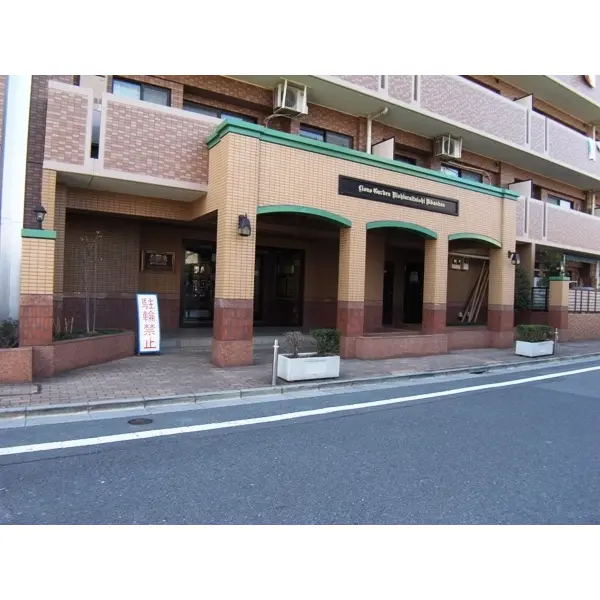 ライオンズガーデン西新井大師弐番館のエントランス