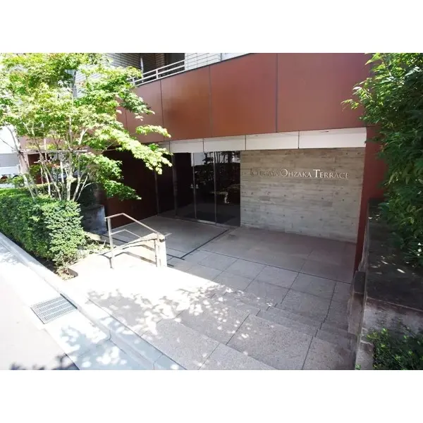 市谷逢坂テラスのエントランス