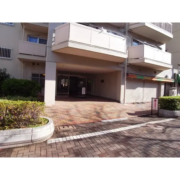 東急ドエルアルス石川台B棟　東急ドエルアルス石川台B館のエントランス