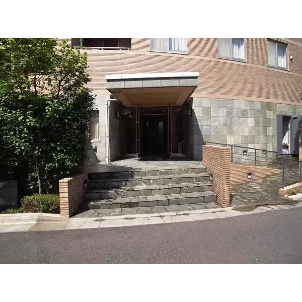 クレアシティ神楽坂若宮町のエントランス