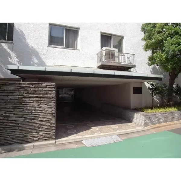 小田急麹町マンションのエントランス