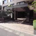 グランフォルム六番町のエントランス