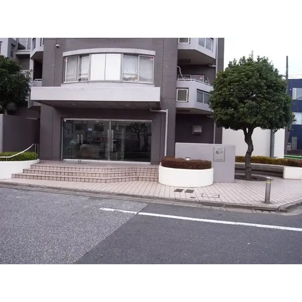 コスモ亀戸のエントランス