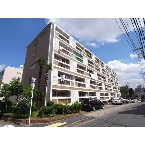 中銀東山マンシオンの外観