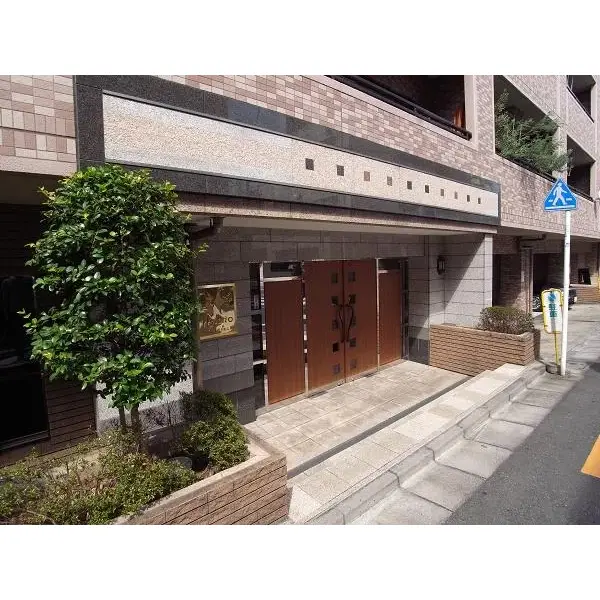 イルサント代々木上原のエントランス