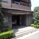 コスモヒルズ代々木のエントランス