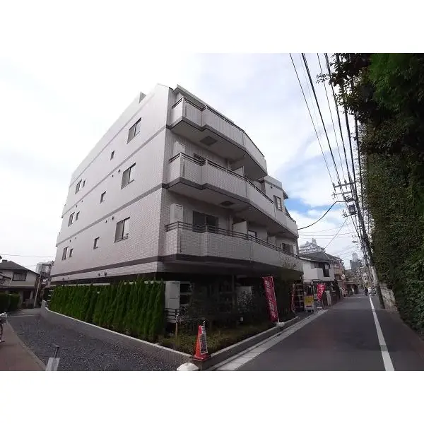 グランジュール明大前の外観