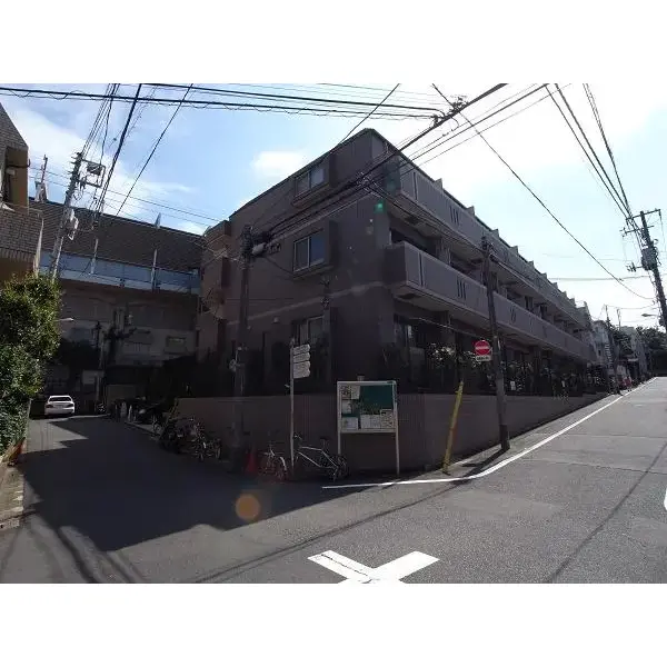パレステュディオ代々木上原の外観