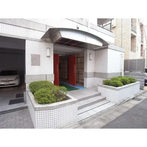 センチュリーハイツ三宿のエントランス