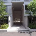 プラウドジェム幡ヶ谷のエントランス