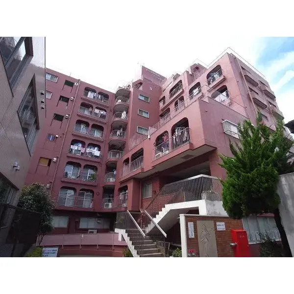 トーア明大前マンションの外観