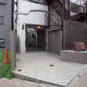 ハイネス明大前のエントランス