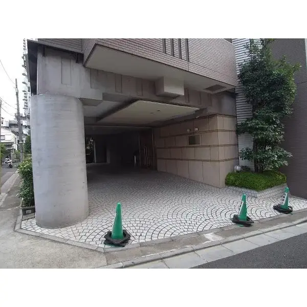 代々木パークガーデンのエントランス
