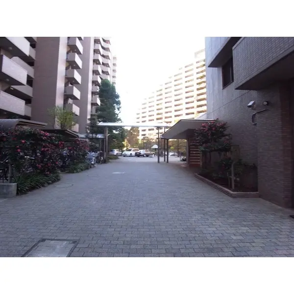 ヒルズ久が原弐番館のエントランス