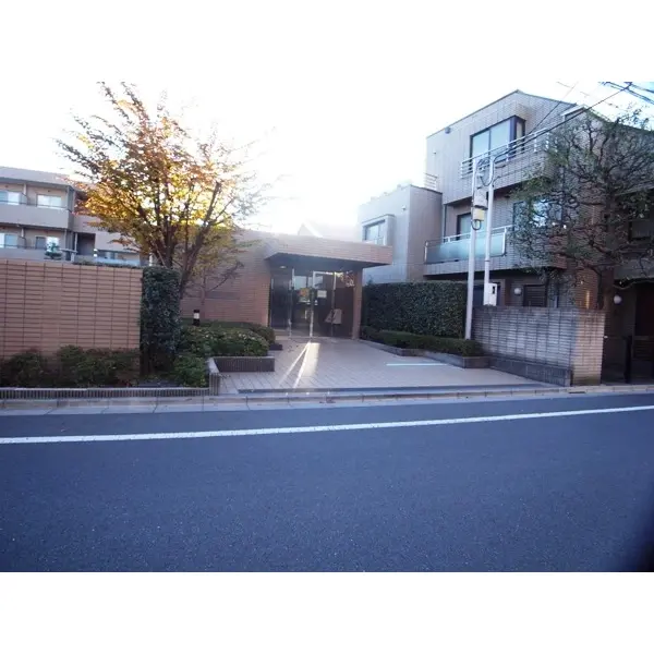 浜田山イーストガーデンのエントランス