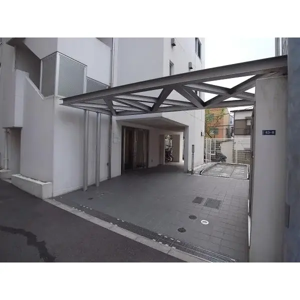 コムロンド代々木公園のエントランス